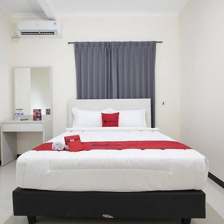 Reddoorz @ Genteng Surabaya Dış mekan fotoğraf