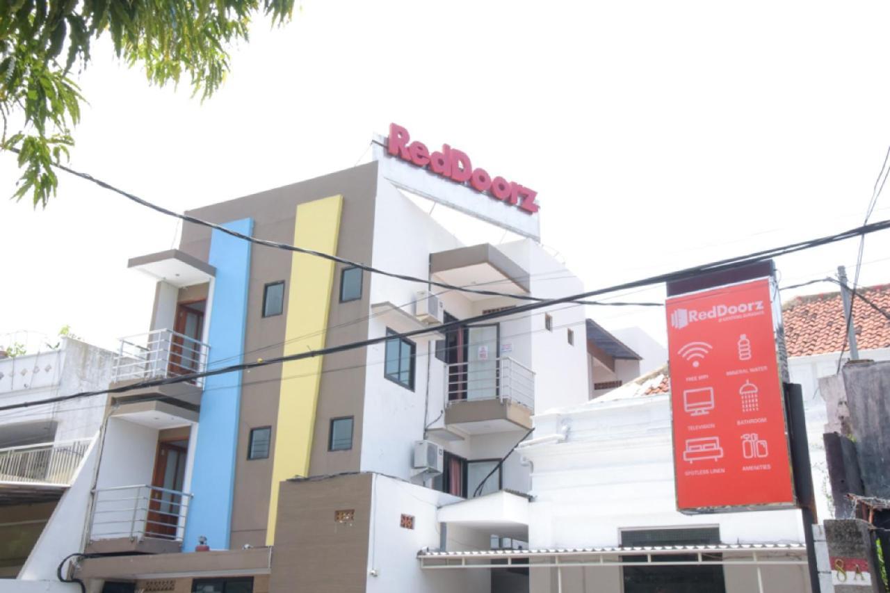 Reddoorz @ Genteng Surabaya Dış mekan fotoğraf