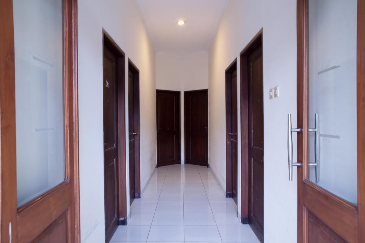 Reddoorz @ Genteng Surabaya Dış mekan fotoğraf