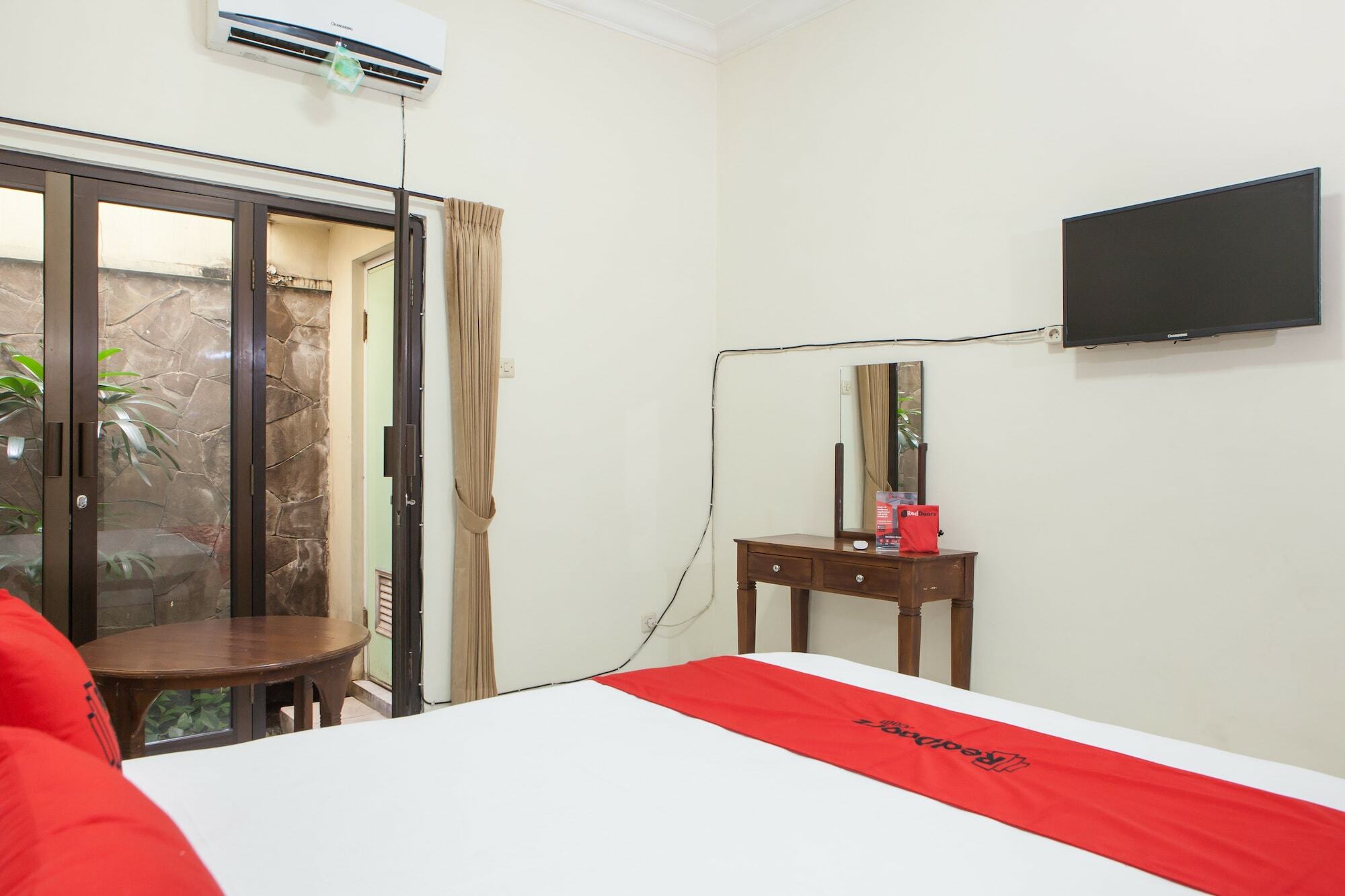 Reddoorz @ Genteng Surabaya Dış mekan fotoğraf
