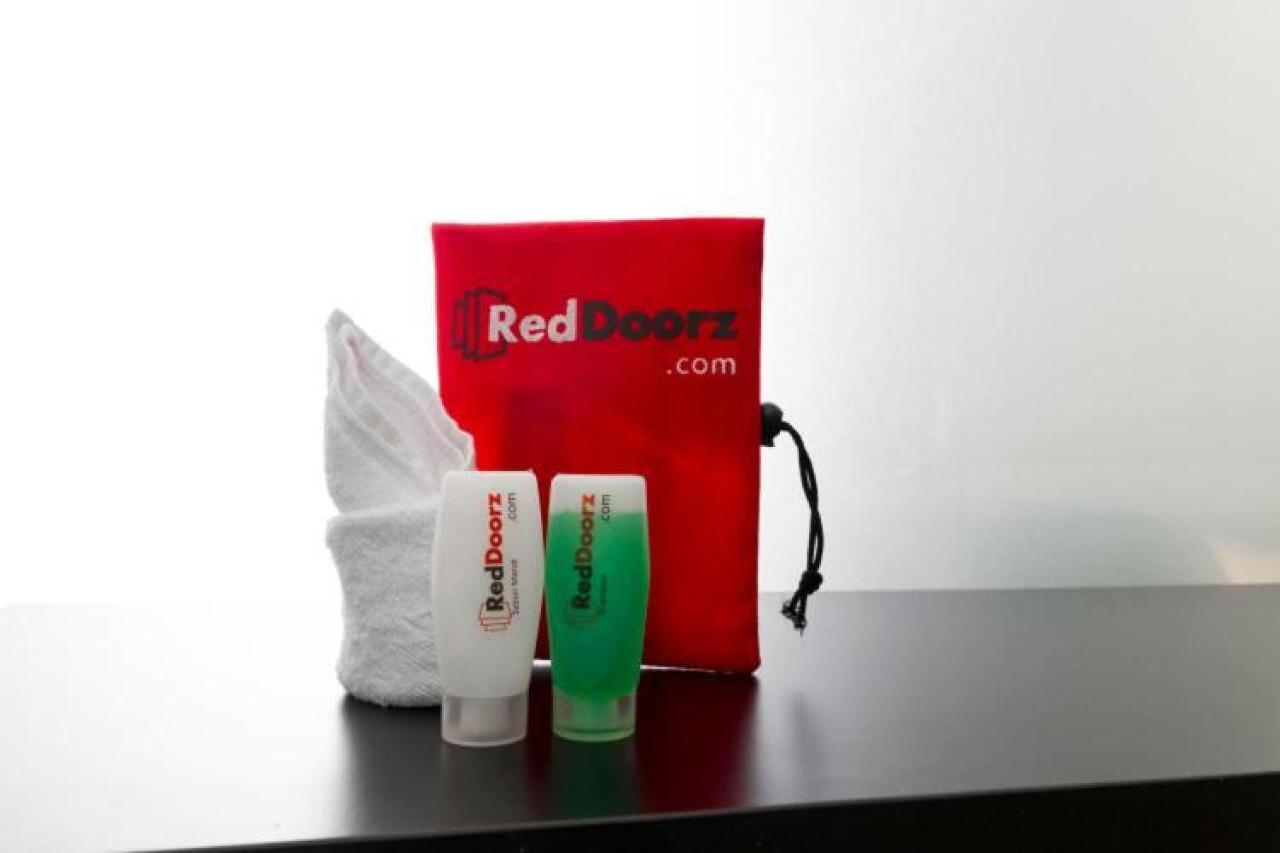 Reddoorz @ Genteng Surabaya Dış mekan fotoğraf